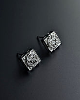 Minimalist Bygone Royal Earring