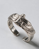Pinky Isis Wings Royal Ring | Silver