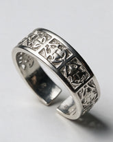 Scarabs Royal Ring | SILVER