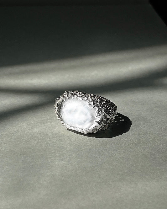 MASTERPIECE ETHEREAL RING | MOTHER OF PEARL