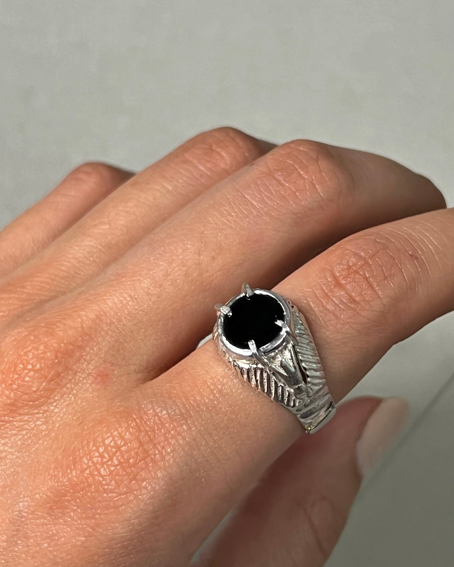 ONYX SOUL OF RE ROYAL RING