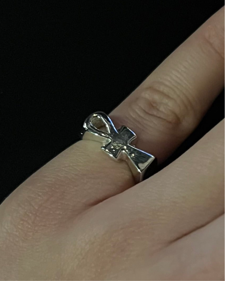 Pinky Ankh Royal Ring | Silver