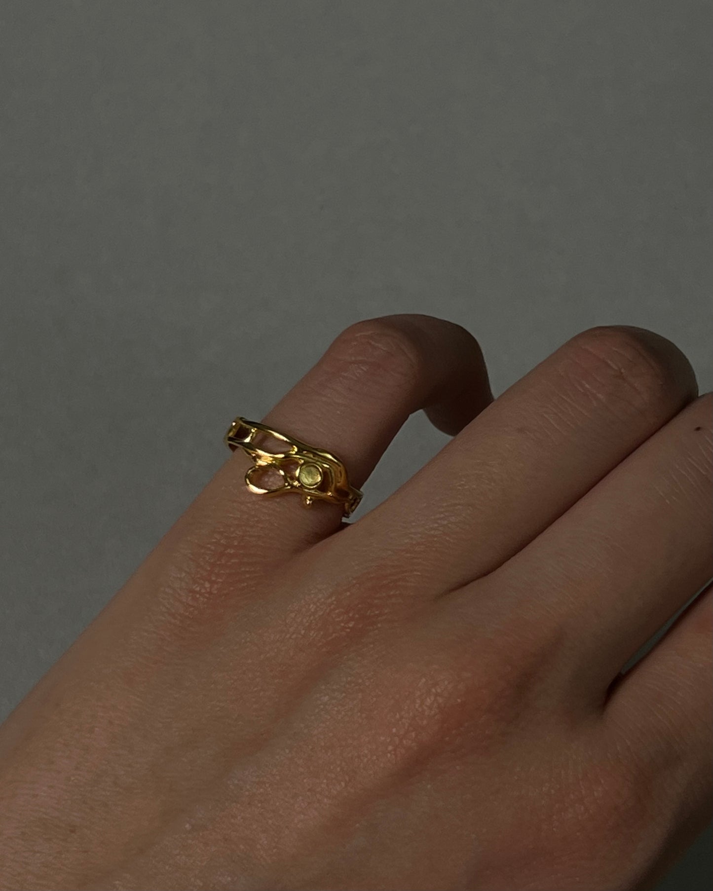 PINKY SIGNATURE HORUS RING | GOLD VERMEIL