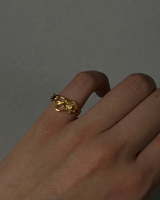 PINKY SIGNATURE HORUS RING | GOLD VERMEIL