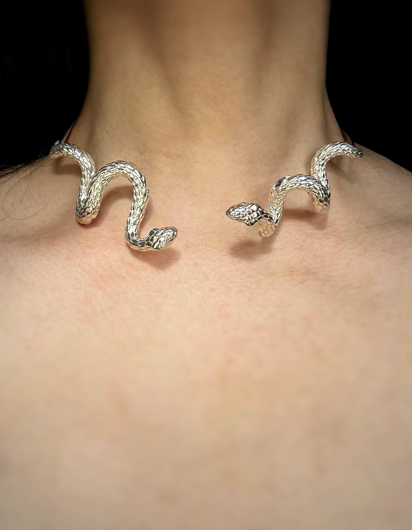 THE MASTERPIECE SERPENTINE COLLAR