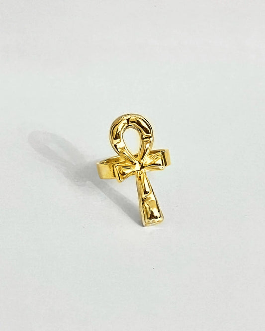 THE ETERNAL ANKH RING | GOLD VERMEIL