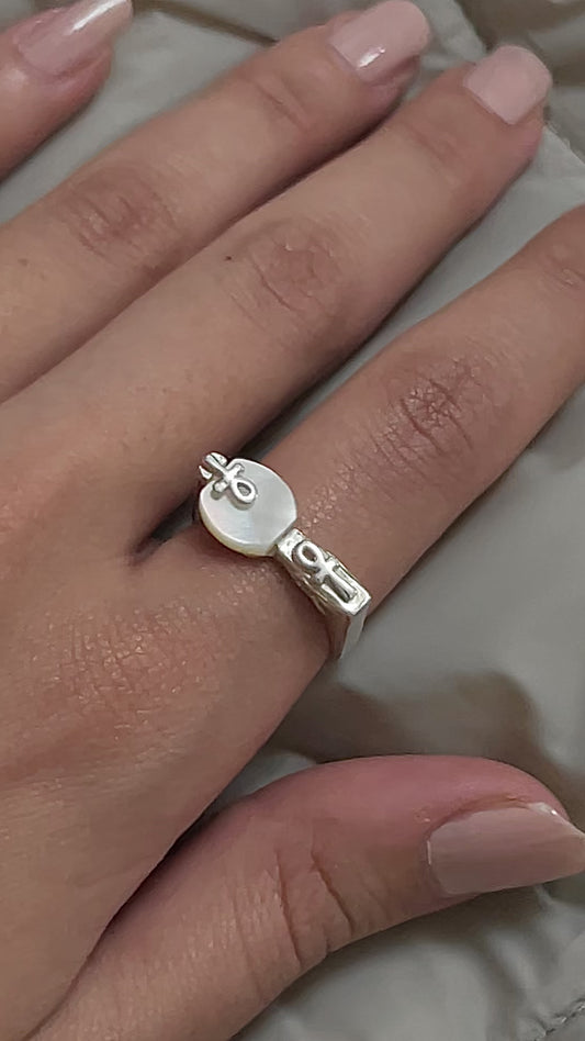 THE ANKH & PEARL RING SILVER