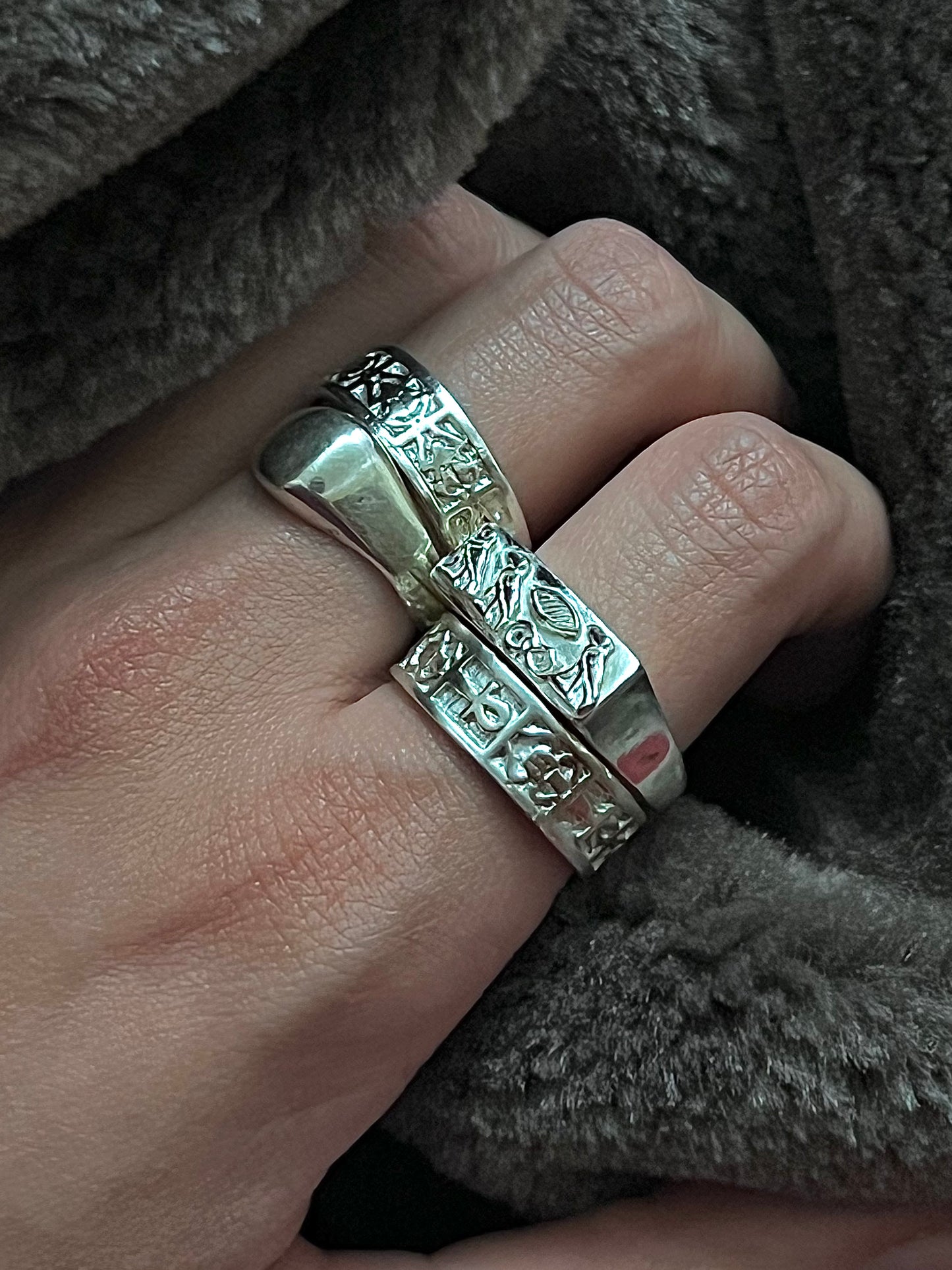 Ankh eternity ring